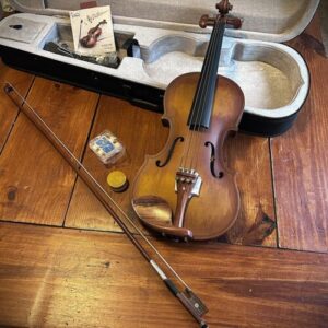 Full-Size 4/4 Violin Fiddle with Gorgeous Relic Finish with Case, Bow, and Rosin