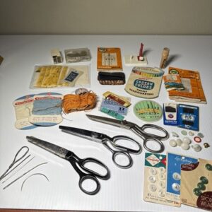 VTG Sewing Supplies Scissors Hooks thread Buttons Needles Threader-Lot 30+Pcs