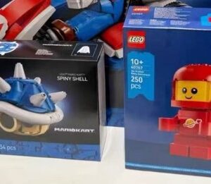 Lego 40767+40787 Up-Scaled Baby Astronaut +SPINY SHELL - IN HAND